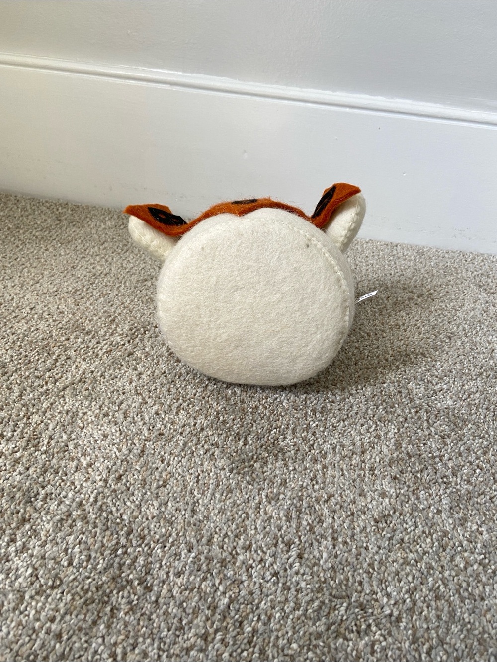 NWOT TJ Maxx Halloween Felt Wool Ghost Tabletop Decor with Orange BOO Banner - Picture 11 of 15